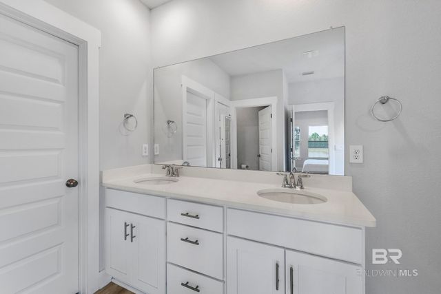 200 Spur Avenue, Fairhope, AL 36532