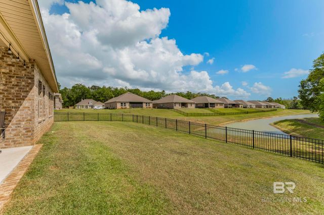 200 Spur Avenue, Fairhope, AL 36532