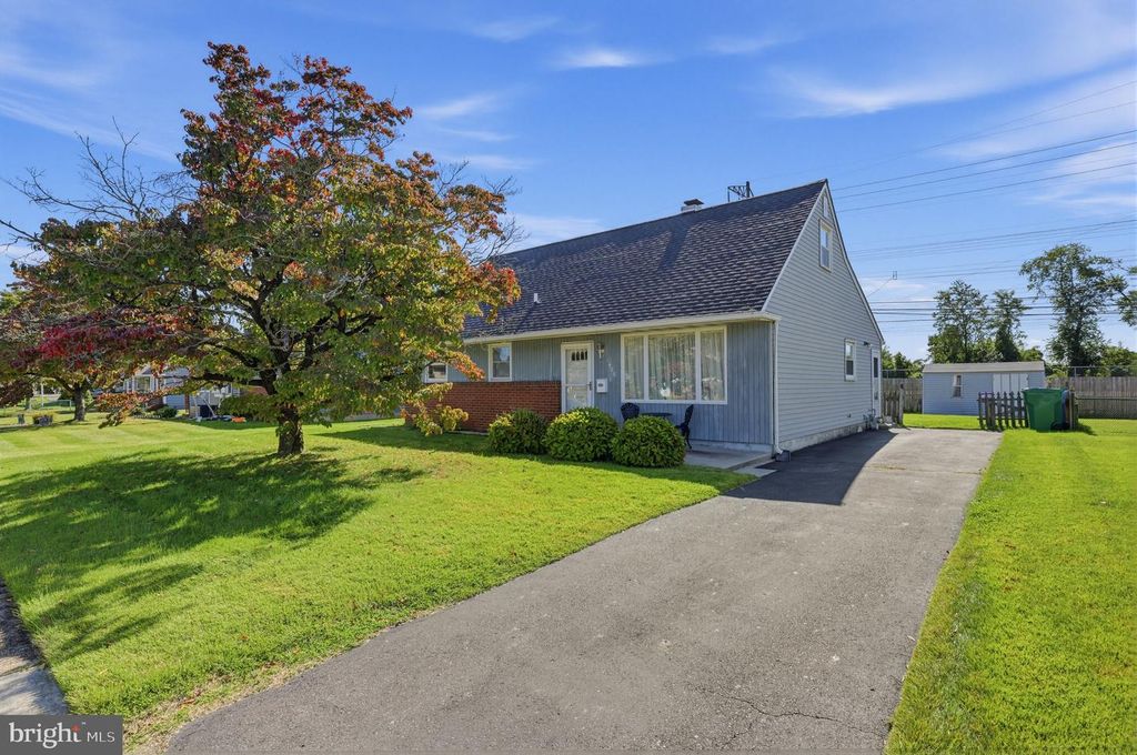 1400 NANCY DR, CROYDON, PA 19021 — exterior