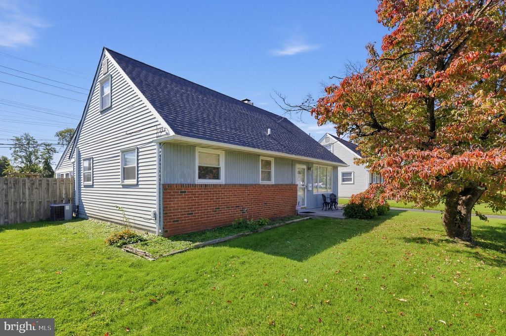 1400 NANCY DR, CROYDON, PA 19021 — photo 2