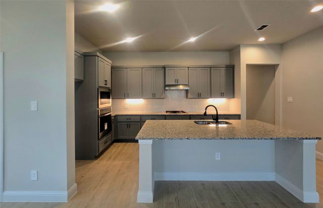 5008 Meadow Vista Lane, Fort Worth, TX 76036