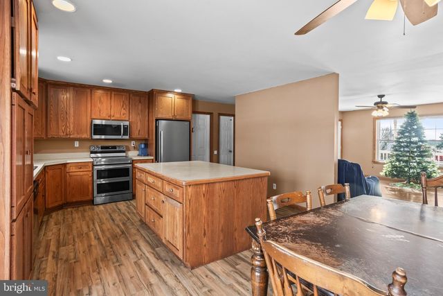 102 DEERVIEW DR, Newville, PA 17241