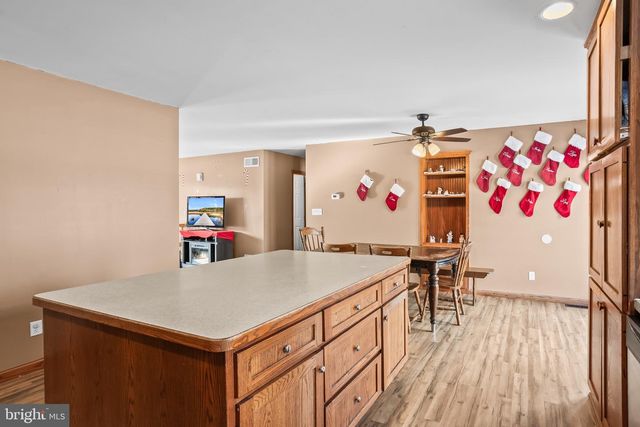 102 DEERVIEW DR, Newville, PA 17241