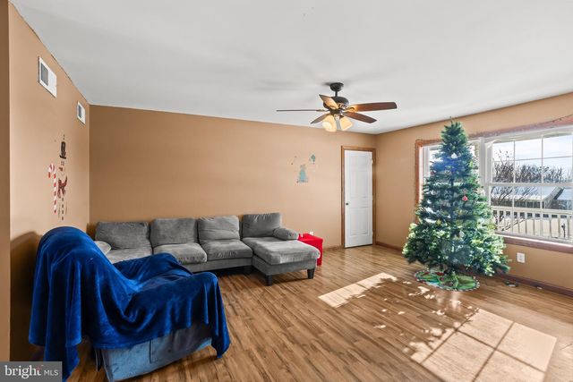 102 DEERVIEW DR, Newville, PA 17241