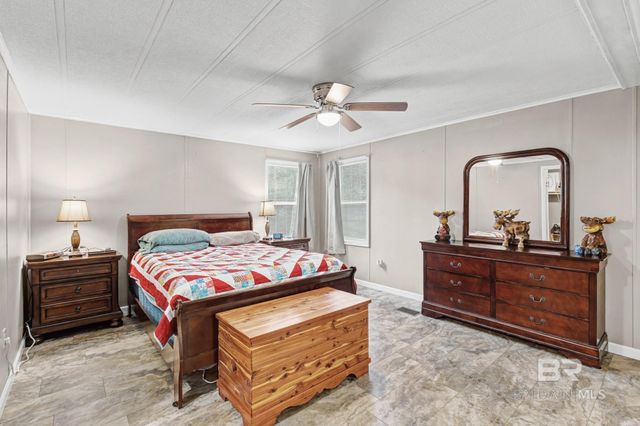 1537 Valencia Drive, Lillian, AL 36549