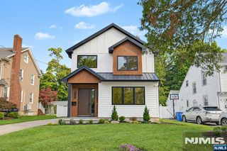 12 Spruce Street, Tenafly, NJ 07670