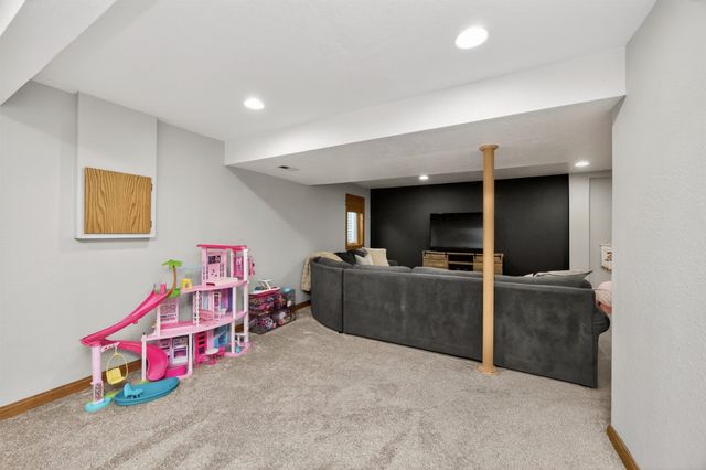 390 SW Kennybrook Drive, Grimes, IA 50111