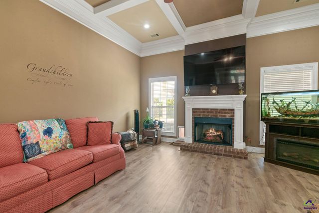 308 Live Oak Court, Kathleen, GA 31047