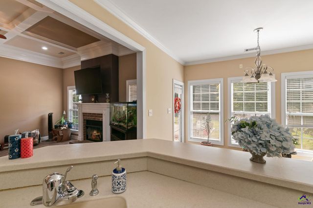 308 Live Oak Court, Kathleen, GA 31047