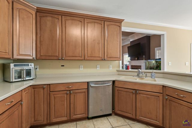 308 Live Oak Court, Kathleen, GA 31047