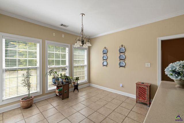 308 Live Oak Court, Kathleen, GA 31047
