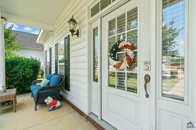 308 Live Oak Court, Kathleen, GA 31047