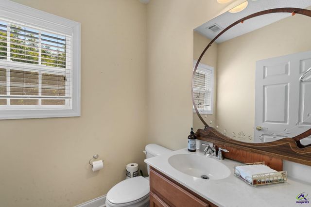 308 Live Oak Court, Kathleen, GA 31047