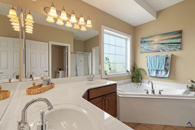 308 Live Oak Court, Kathleen, GA 31047