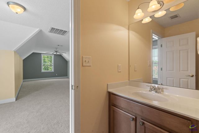 308 Live Oak Court, Kathleen, GA 31047