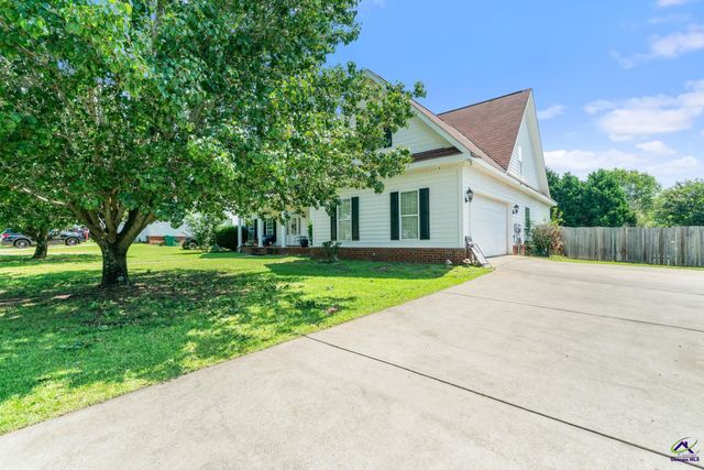 308 Live Oak Court, Kathleen, GA 31047
