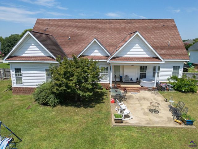 308 Live Oak Court, Kathleen, GA 31047