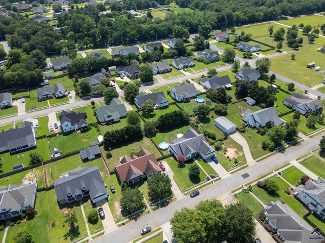 308 Live Oak Court, Kathleen, GA 31047