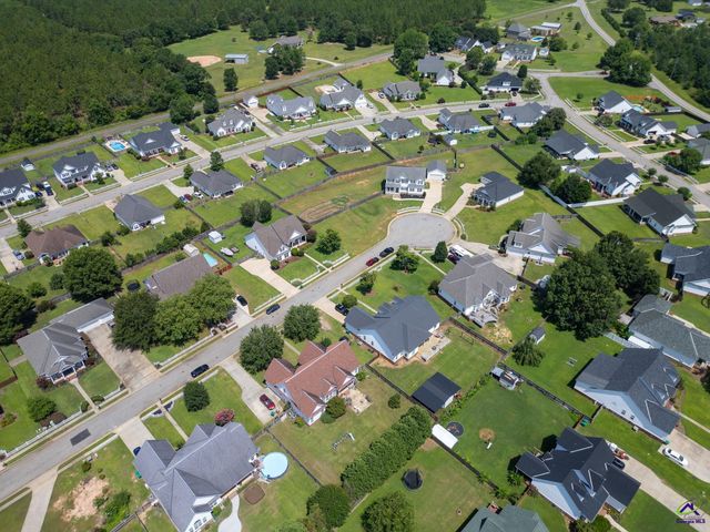 308 Live Oak Court, Kathleen, GA 31047