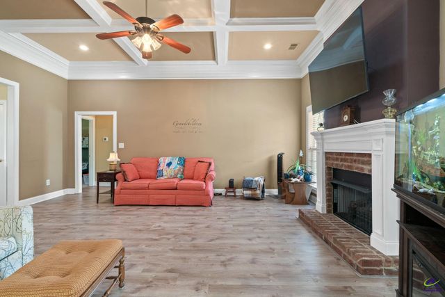 308 Live Oak Court, Kathleen, GA 31047