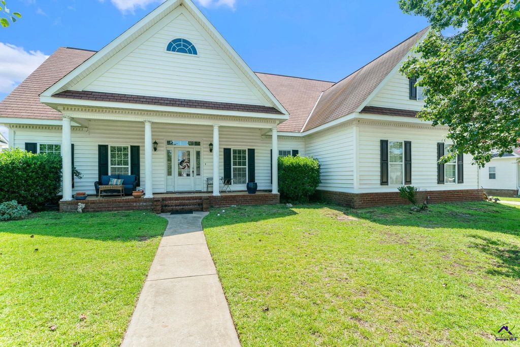 308 Live Oak Court, Kathleen, GA 31047