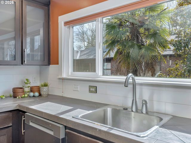 929 Se 16TH Ave 3, Portland, OR 97214