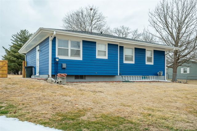 2215 N 5th Avenue E, Newton, IA 50208