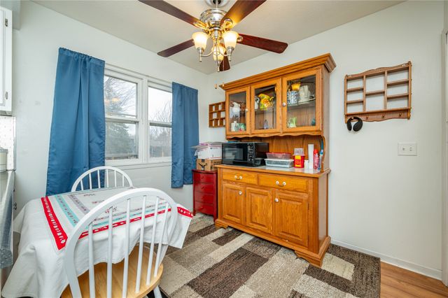 2215 N 5th Avenue E, Newton, IA 50208