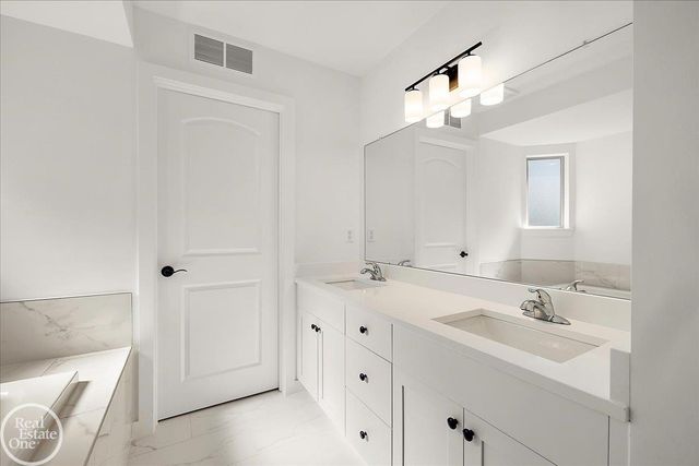 50710 Summit View Drive, Macomb Twp, MI 48044