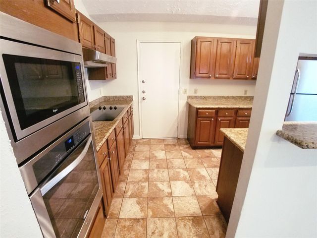2111 Echo Ridge, Sugar Land, TX 77478