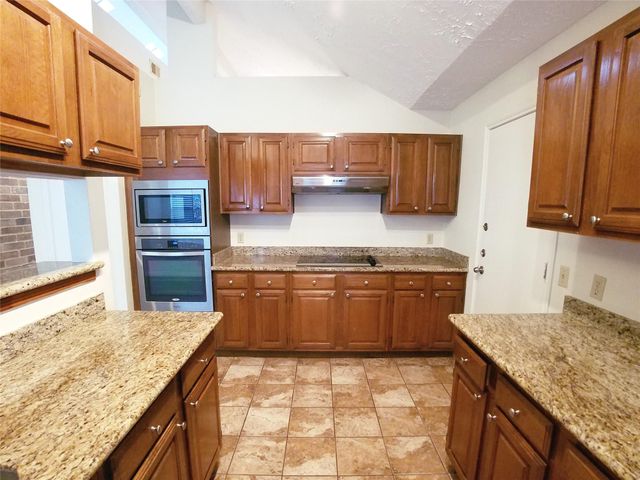 2111 Echo Ridge, Sugar Land, TX 77478