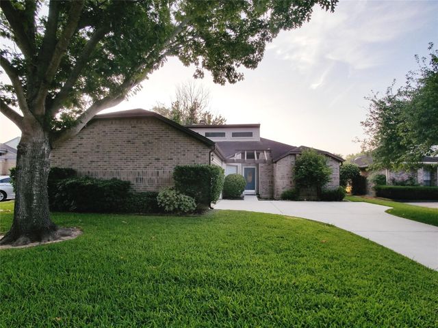 2111 Echo Ridge, Sugar Land, TX 77478