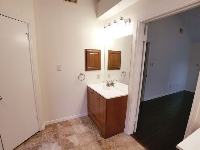 2111 Echo Ridge, Sugar Land, TX 77478
