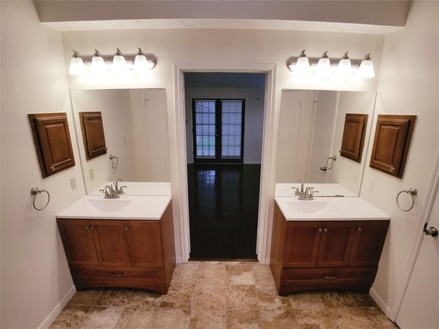 2111 Echo Ridge, Sugar Land, TX 77478
