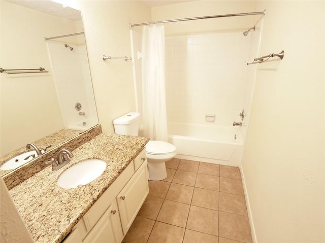 2111 Echo Ridge, Sugar Land, TX 77478