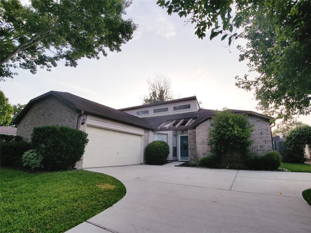 2111 Echo Ridge, Sugar Land, TX 77478
