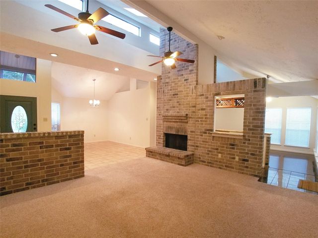 2111 Echo Ridge, Sugar Land, TX 77478
