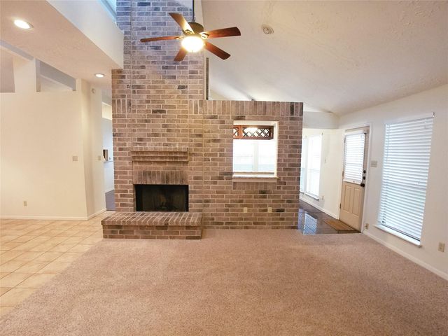 2111 Echo Ridge, Sugar Land, TX 77478