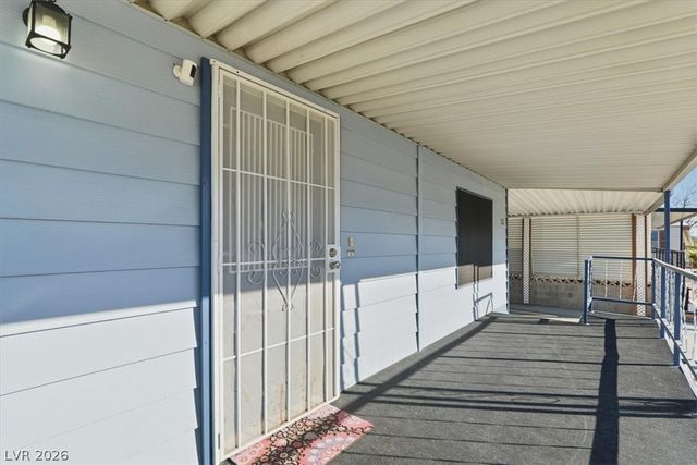 4570 Royal Ridge Avenue, Las Vegas, NV 89103