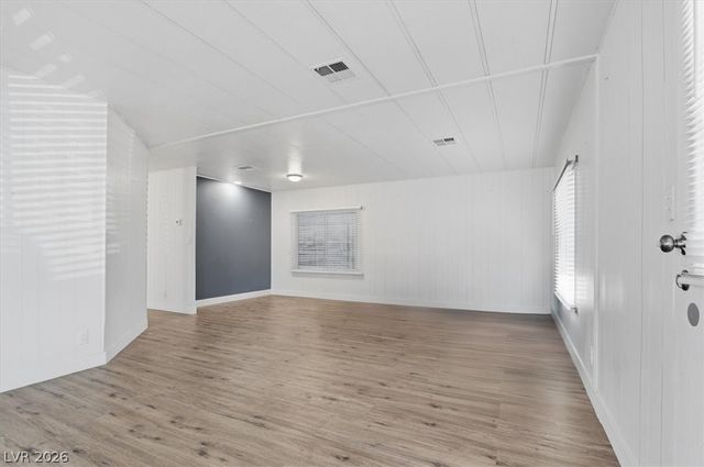 4570 Royal Ridge Avenue, Las Vegas, NV 89103