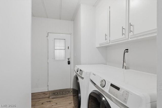 4570 Royal Ridge Avenue, Las Vegas, NV 89103