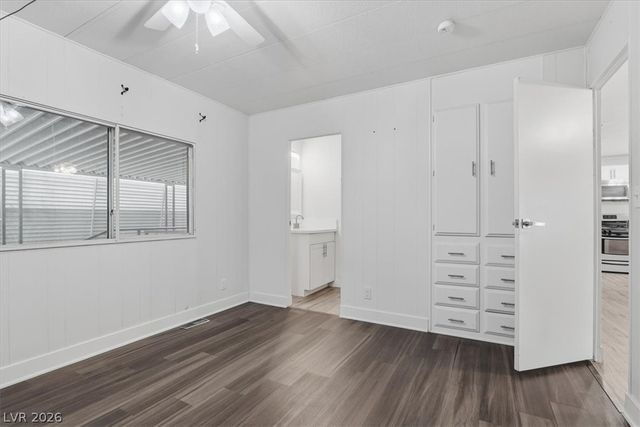 4570 Royal Ridge Avenue, Las Vegas, NV 89103