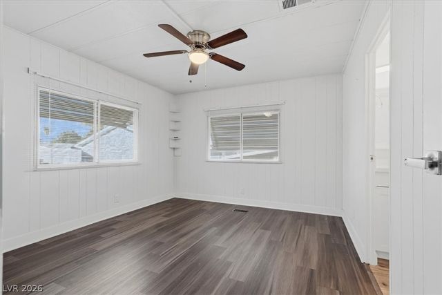 4570 Royal Ridge Avenue, Las Vegas, NV 89103