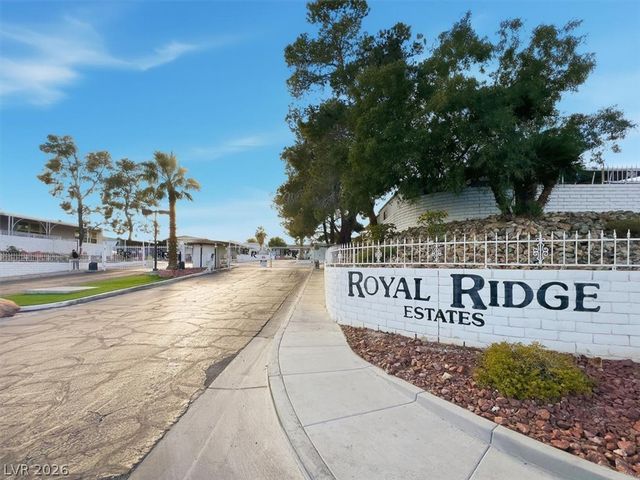 4570 Royal Ridge Avenue, Las Vegas, NV 89103