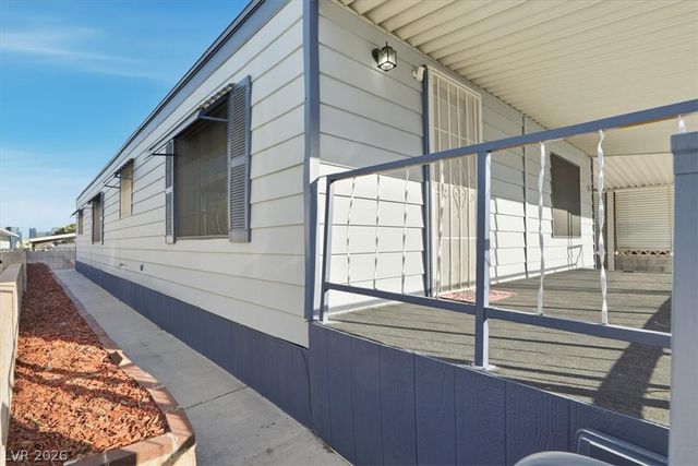 4570 Royal Ridge Avenue, Las Vegas, NV 89103