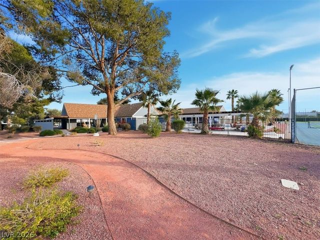 4570 Royal Ridge Avenue, Las Vegas, NV 89103