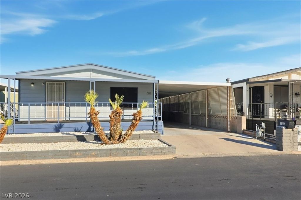 4570 Royal Ridge Avenue, Las Vegas, NV 89103