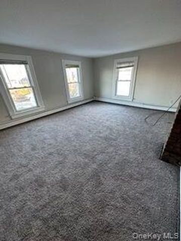 460 Bayview Avenue S 2nd Fl, Freeport, NY 11520