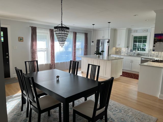 255 Riverside Drive, Northfield, IL 60093