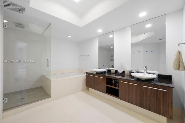 2711 S Ocean Dr 902, Hollywood, FL 33019